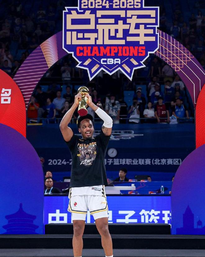 集结日体能课后，广厦男篮官宣签约备战社区盾，底气十足，控场能力受关注的简单介绍